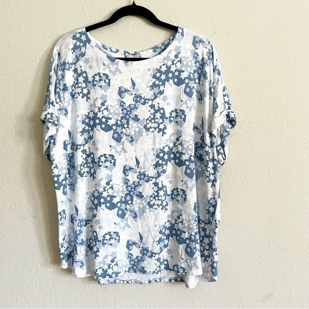 Chico’s woman relaxed cuff sleeve top size 3 (XL) white blue star casual stretch